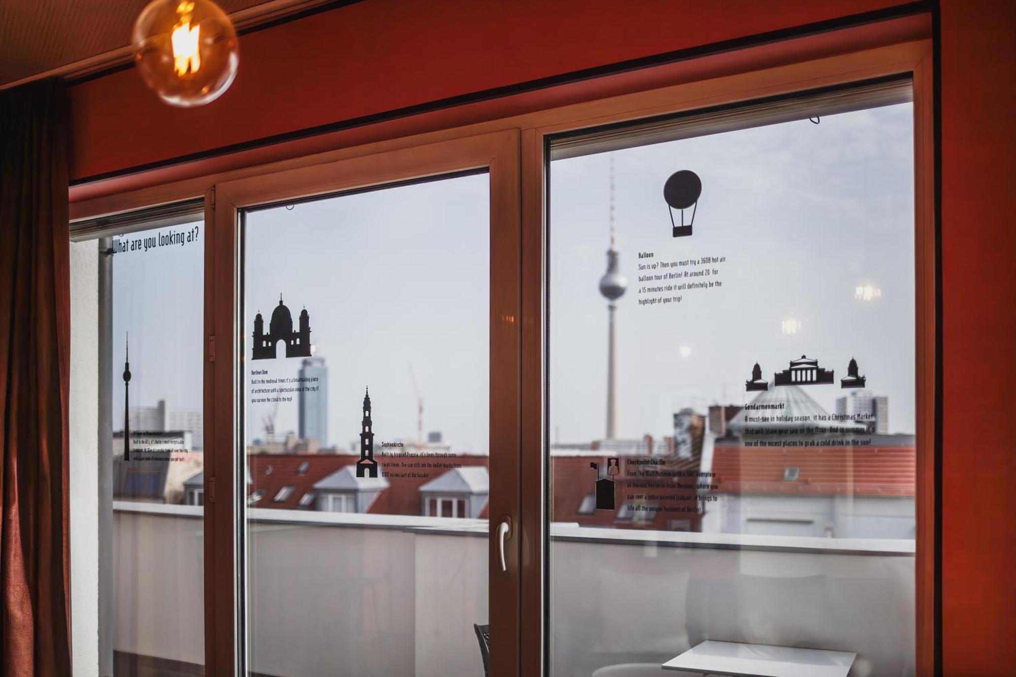 The Circus Hostel Berlin Exterior photo